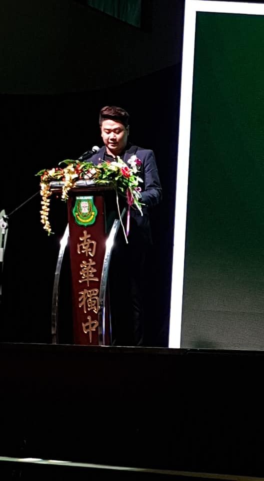 我希望的仅仅是自己能够成为一块有用的砖，把更多的热心人士吸引到慈善事业中来。 —