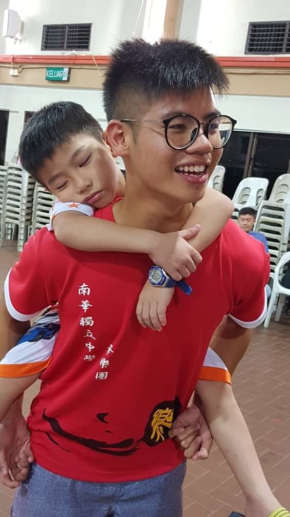 贴心的奶爸