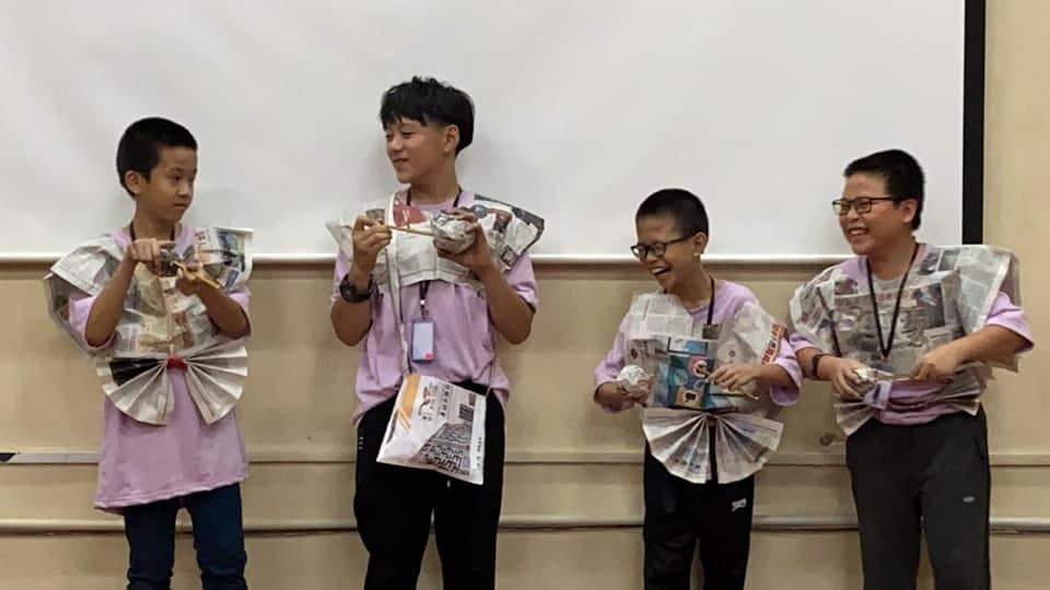 没有道路直接通向成功，我们必须用自己的辛勤与汗水，来凝结这条漫长的道路。（才艺表