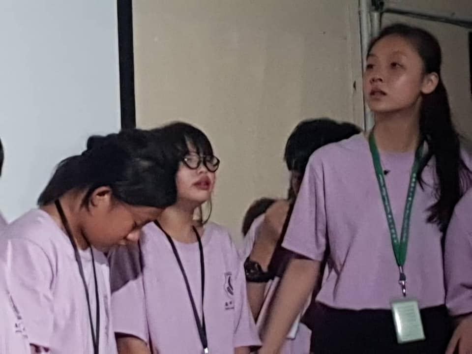 依依不舍