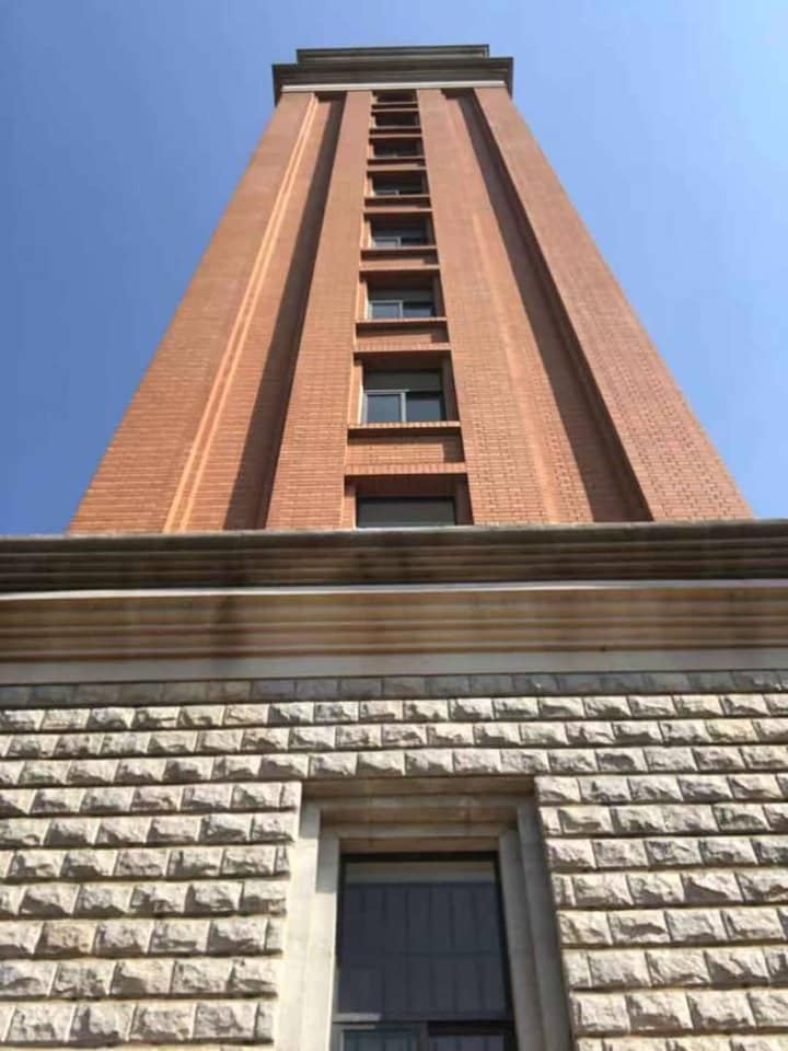 今天南华天使来到云南大学，上了一堂名族文化课。之后由四位云南大学的大四生带天使们