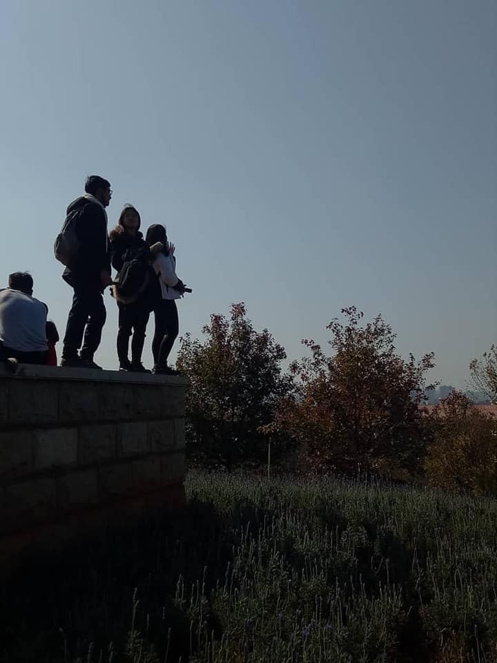 今天南华天使来到云南大学，上了一堂名族文化课。之后由四位云南大学的大四生带天使们