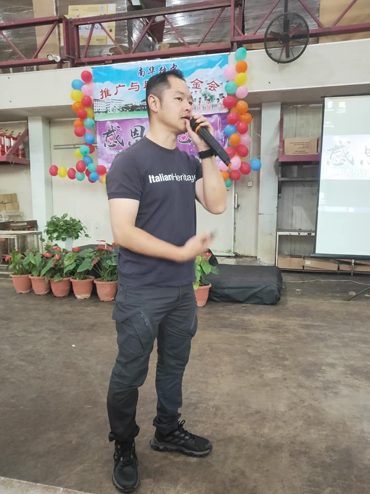 马来西亚南华独立中学校友会，推广与助学基金会签署备忘录。