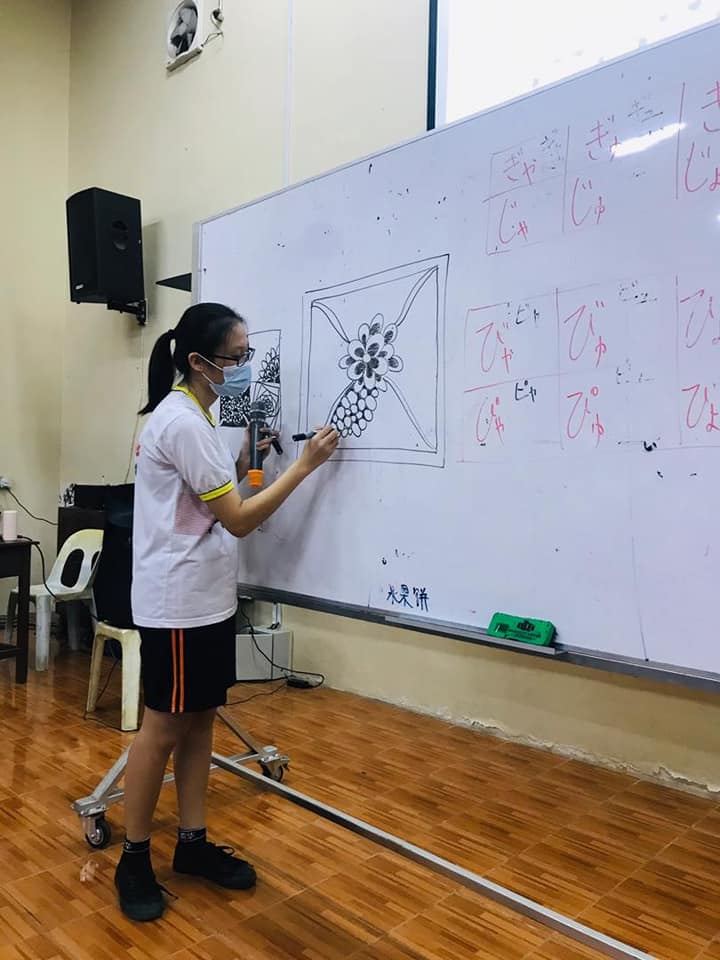 今天联课处开始启动 6 项活动。有：华乐、醒狮、24 节令鼓、舞蹈、管乐和烹饪。