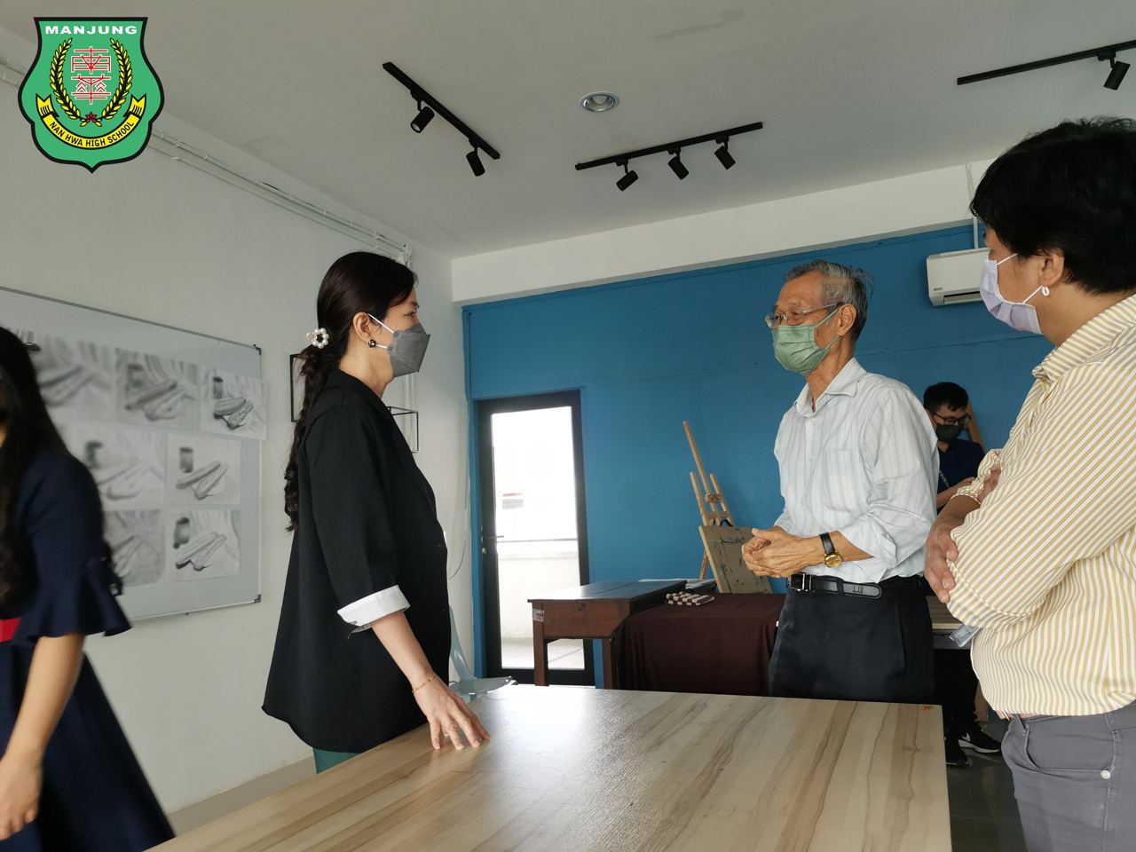 金宝培元独中董事带领行政团队访南华独中