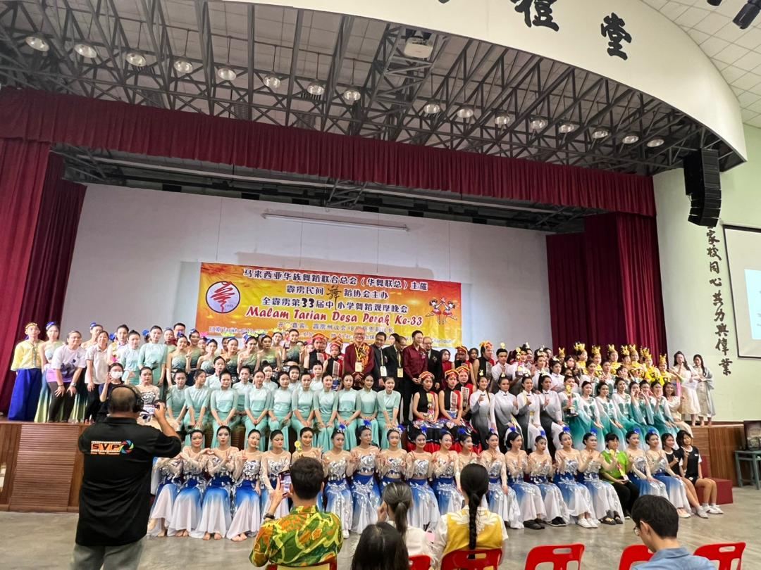 南华独中舞蹈团高奏凯歌