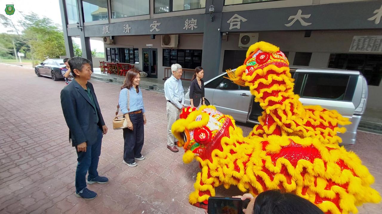 程介明教授访南华独中