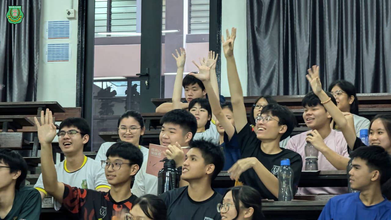 升学讲座反响热烈