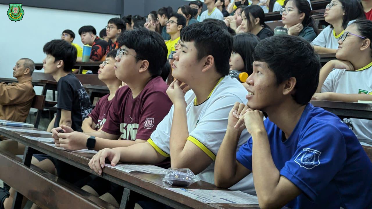 升学讲座反响热烈