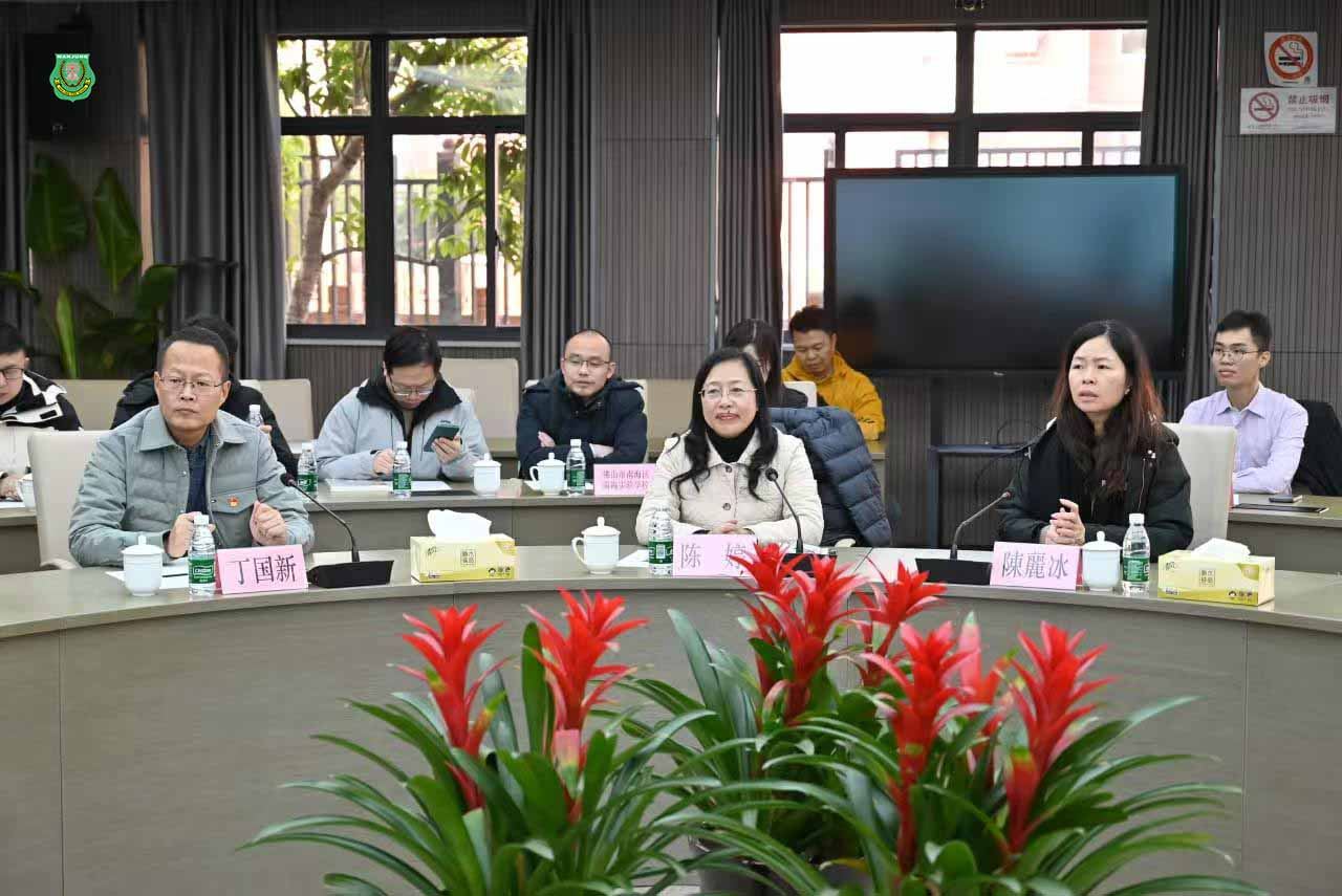 南华独中教育考察团赴上海取经